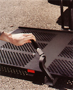 ML_OutsideAuto_lock.jpg (26749 bytes)
