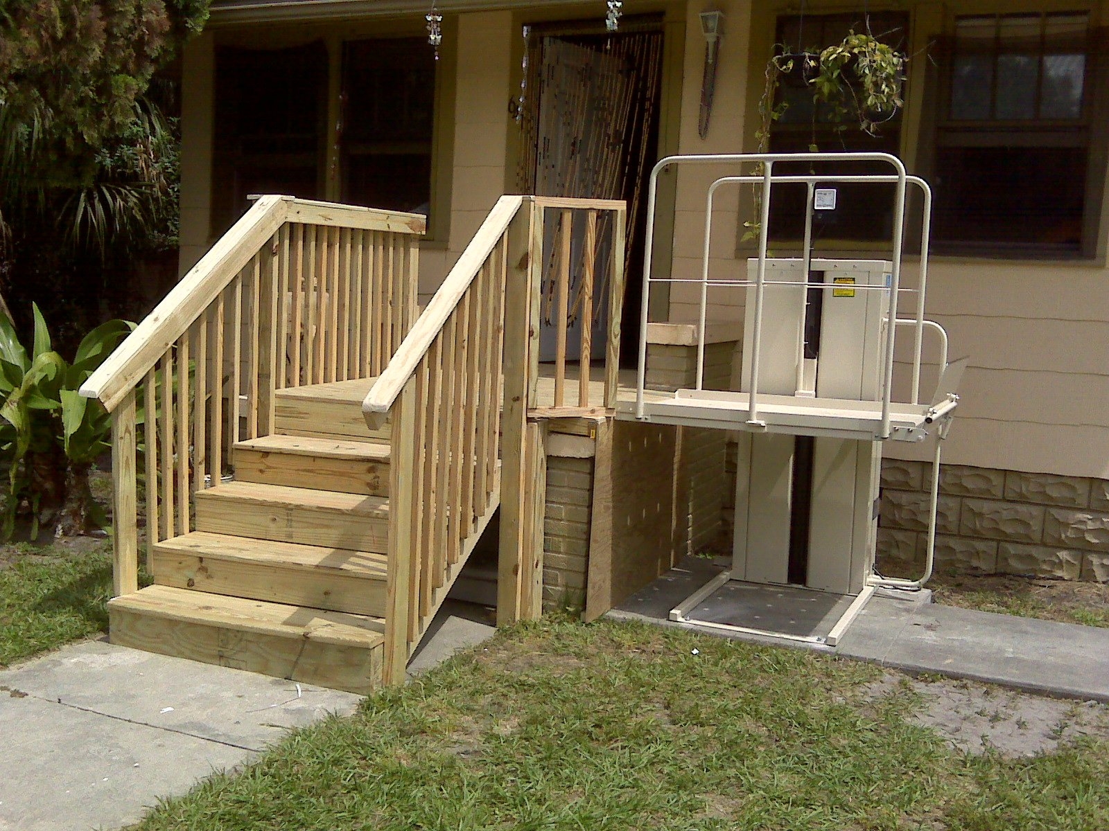 Rent  wheelchair elevator lifts